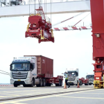 Dịch vụ Vận chuyển bằng sà lan & xe tải – Cảng Long An